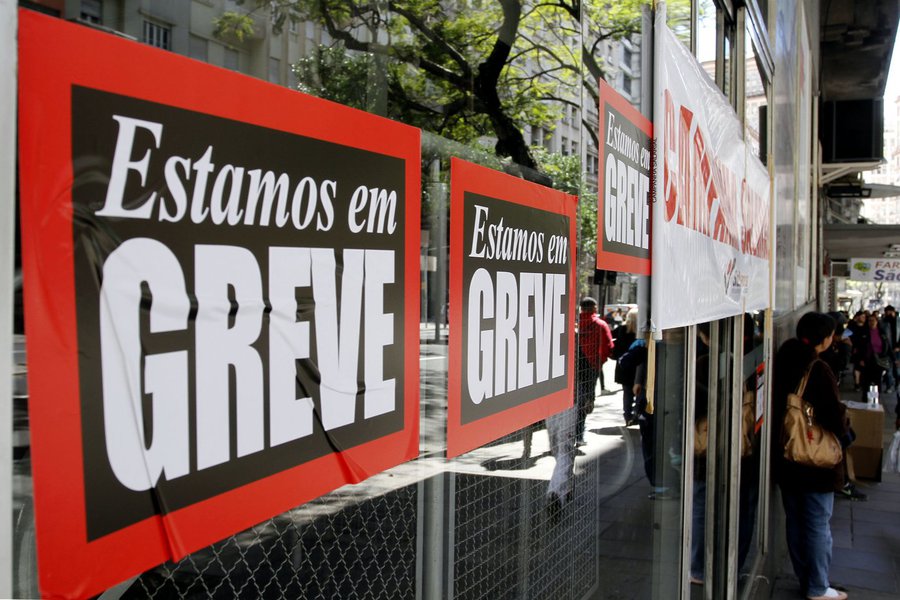 #SextaTemGreve é um dos assuntos mais comentados do Twitter