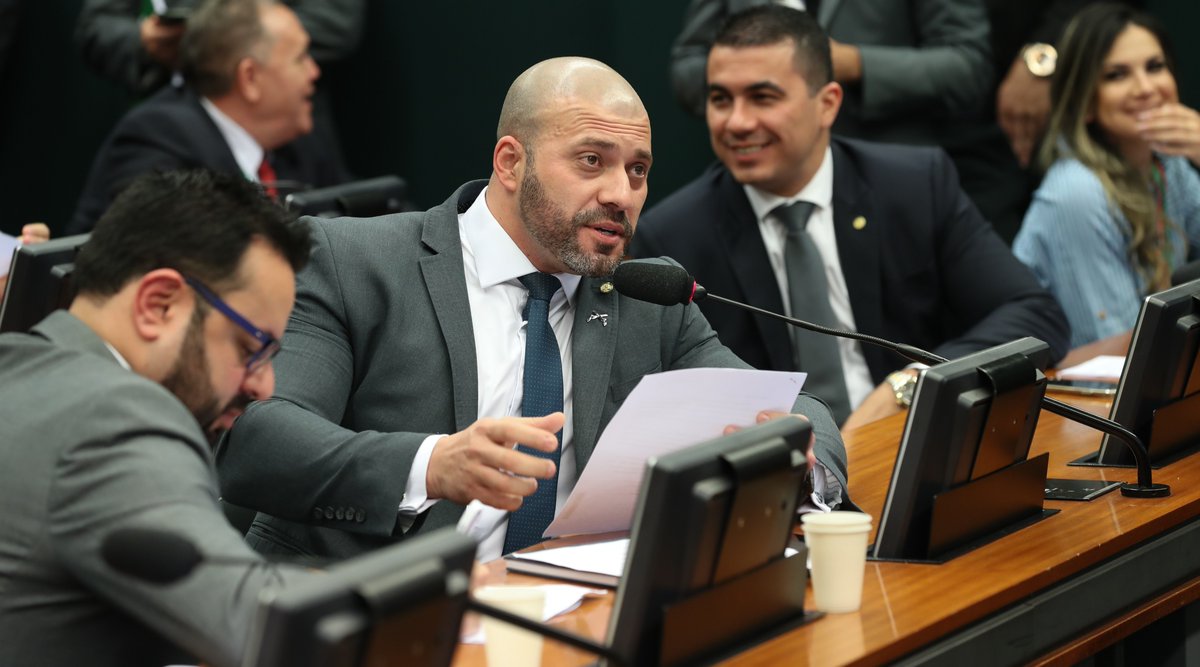 PSL apresenta requerimento para convocar Glenn e se arrepende