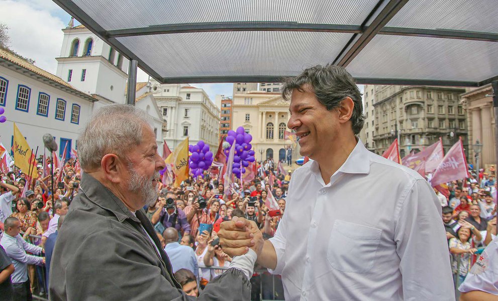 Haddad: Lula tem a esperança sólida de que a verdade vencerá