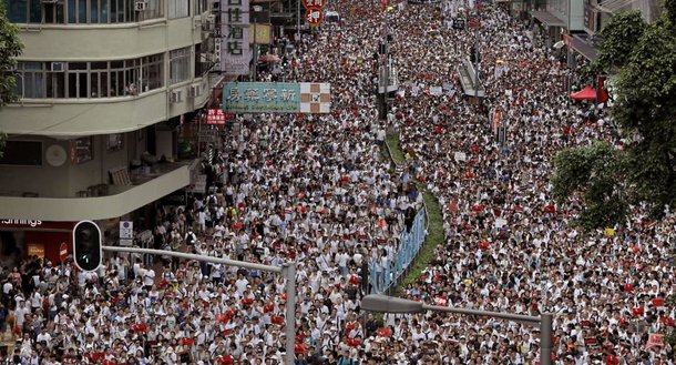 China apoia decisões do governo de Hong Kong, afirma porta-voz