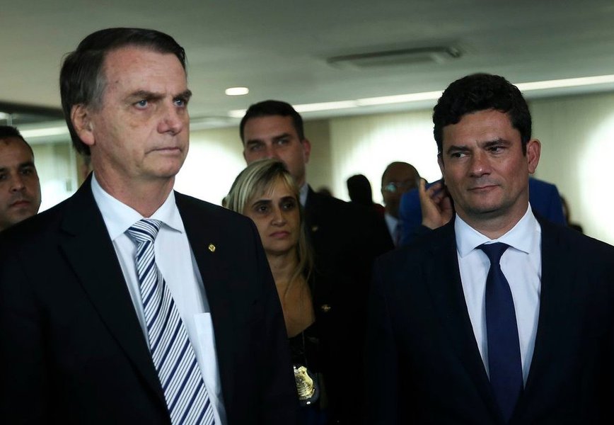 Moro, Bolsonaro e a Democracia sinuosa brasileira