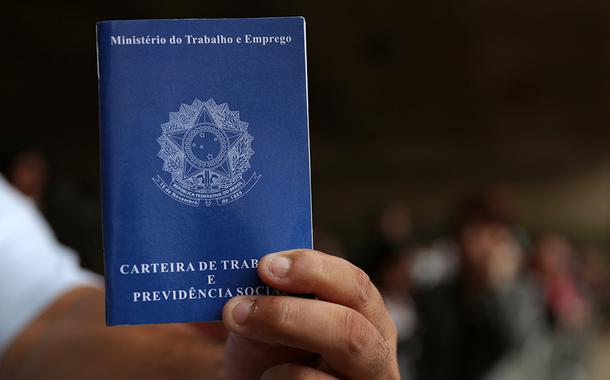 Desemprego de longo prazo cresce