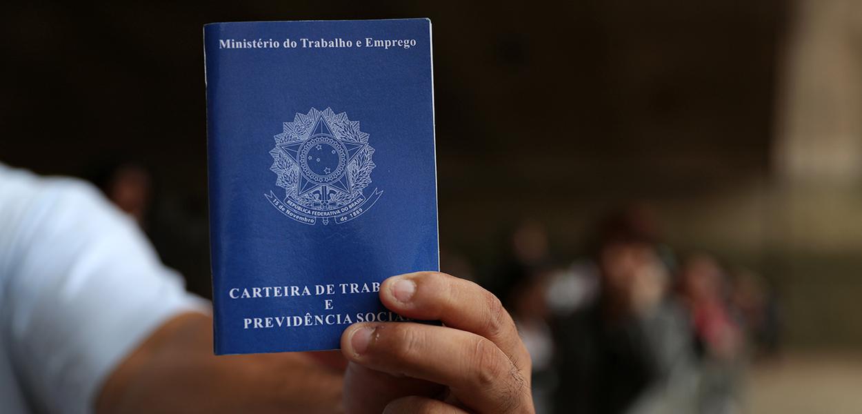 Desemprego de longo prazo cresce