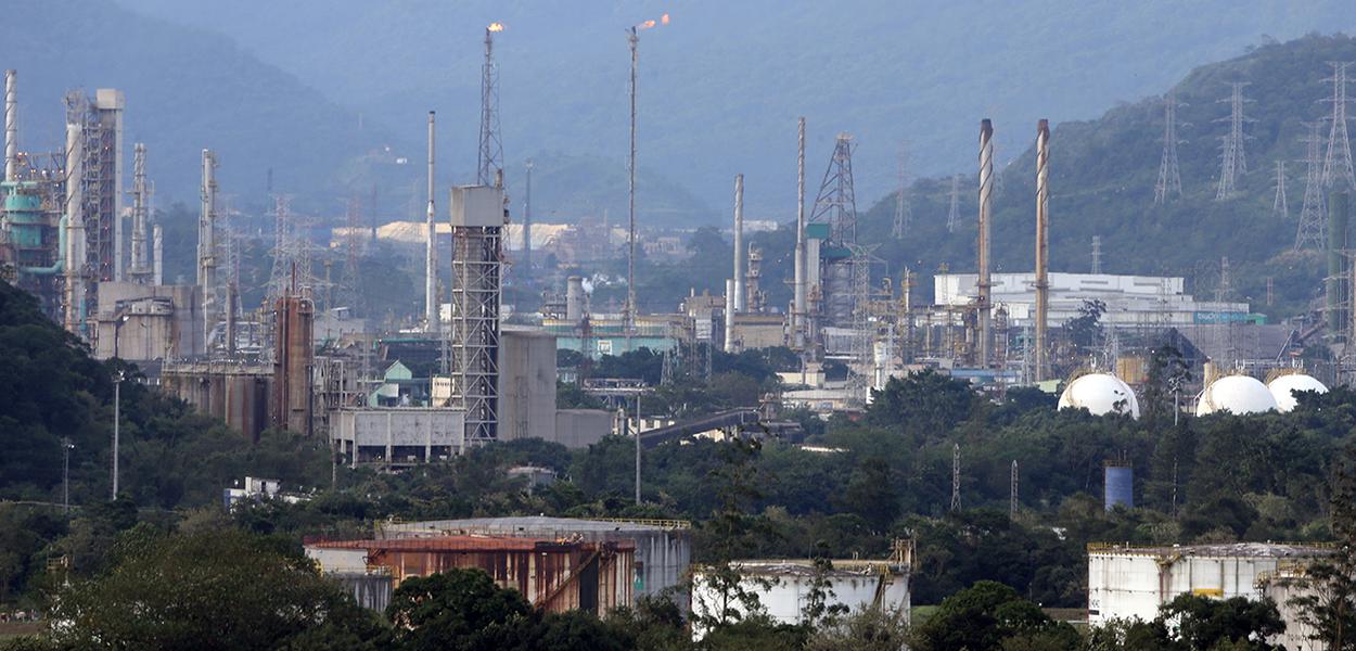 Vista geral de indústrias em Cubatão