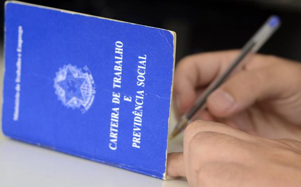 Sem dar folga para o trabalhador, governo autoriza trabalho permanente em domingos e feriados