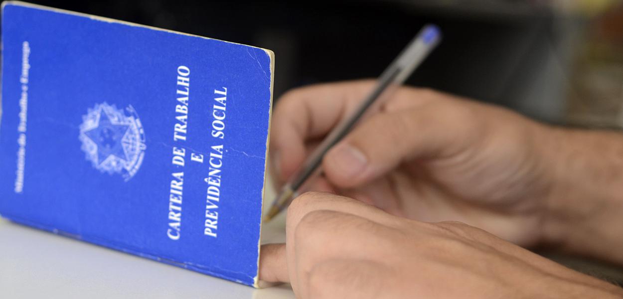 Sem dar folga para o trabalhador, governo autoriza trabalho permanente em domingos e feriados (Foto: Ana Volpe/Agência Senado) Sem dar folga para o trabalhador, governo autoriza trabalho permanente em domingos e feriados