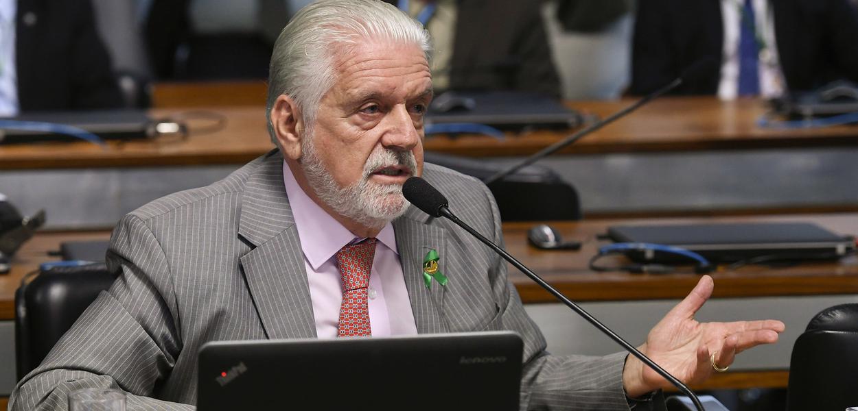 Senador Jaques Wagner questiona Moro na CCJ