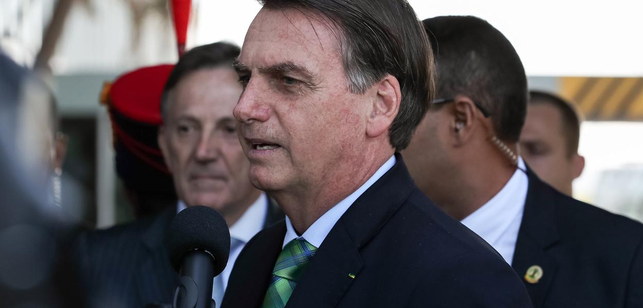 (Brasília - DF, 21/06/2019) Presidente da República, Jair Bolsonaro durante reunia?o com o Fernando Azevedo, Ministro de Estado da Defesa; e Augusto Heleno, Ministro-Chefe do Gabinete de Segurança Institucional da Presidência da República. \rFoto: Marcos Corrêa/PR