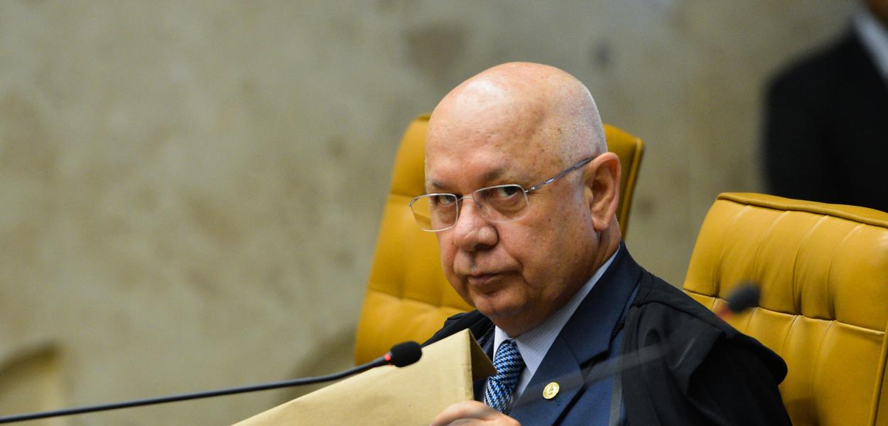 BrasÃ­lia - O ministro do STF, Teori Zavascki, na sessÃ£o de julgamento sobre a aceitaÃ§Ã£o da denÃºncia apresentada pela PGR contra o presidente da CÃ¢mara, Eduardo Cunha e a ex-deputada federal e atual prefeita de Rio Bonito (RJ), Solange Almeida, pelos crimes de corrupÃ§Ã£o e lavagem de dinheiro (Antonio Cruz/AgÃªncia Brasil)