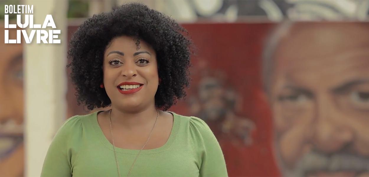 Preta Ferreira, que apresenta o Boletim Lula Livre, é presa e não se sabe o motivo