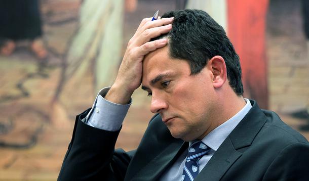 Moro ficou nu