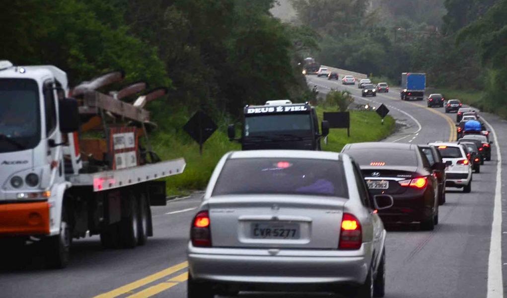 Número de mortes nas estradas de SP cai 44% no feriado