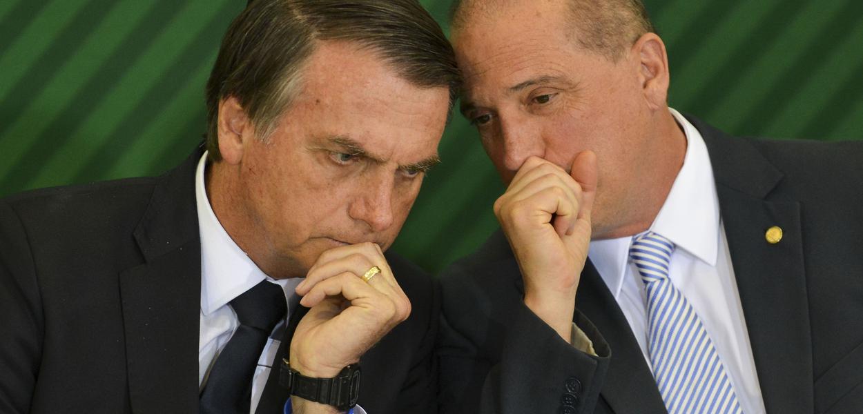 O Presidente Jair Bolsonaro e o ministro da Casa Civil, Onyx Lorenzoni, durante cerimÃ´nia de posse aos presidentes dos bancos pÃºblicos.Foto Marcelo Camargo/AgÃªncia Brasil