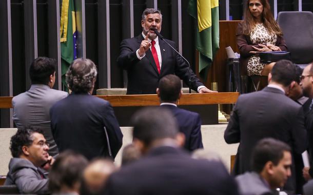 Brasília- DF. 25-06-2019- Deputado Paulo Pimenta durante discurso na tribuna da câmara. Foto Lula Marques