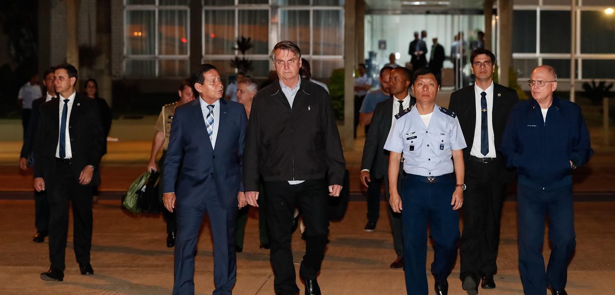 Partida de Brasília/DF de Jair Bolsonaro para Sevilha/Espanha