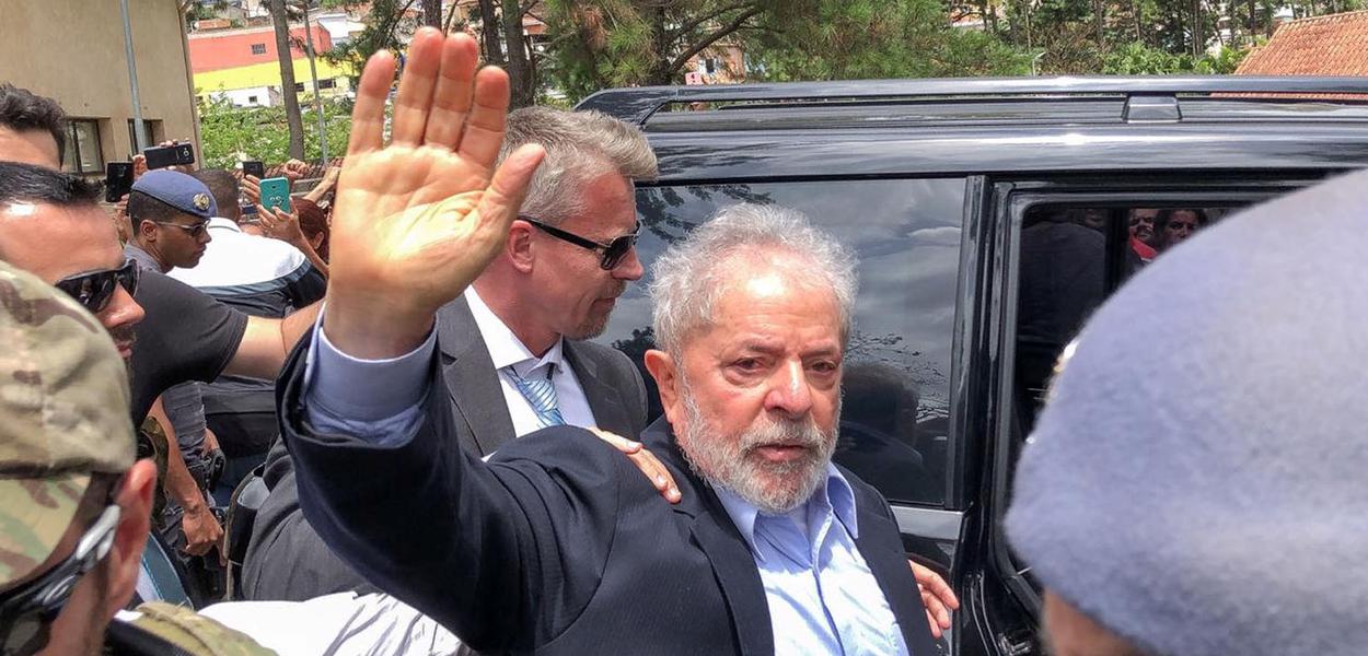 Brazil's former President Luiz Inacio Lula da Silva, leaves for the cemetery to attend the funeral of his 7-year-old grandson, in Sao Bernardo do Campo, Brazil March 2, 2019. Ricardo Stuckert Filho/ Lula Institute/Handout via REUTERS. ATTENTION EDITORS - THIS IMAGE WAS PROVIDED BY A THIRD PARTY.