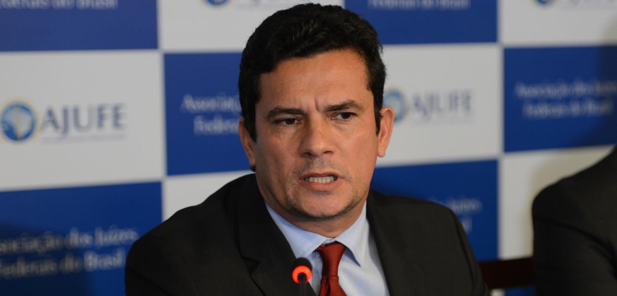 O juiz federal SÃ©rgio Moro participa de apresentaÃ§Ã£o de um conjunto de medidas contra a impunidade e pela efetividade da JustiÃ§a, na sede AssociaÃ§Ã£o dos JuÃ­zes Federais do Brasil (Fabio Rodrigues Pozzebom/AgÃªncia Brasil)