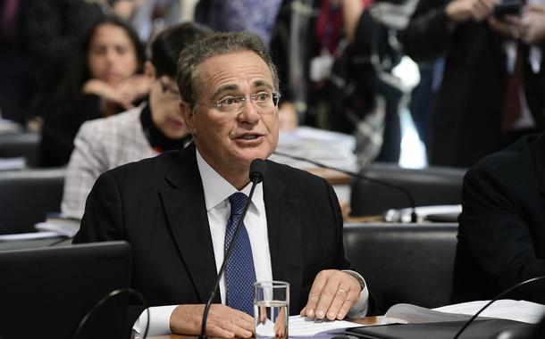 Comissão de Constituição, Justiça e Cidadania (CCJ) realiza reunião com 18 itens. Entre eles, a PEC 91/2019, que altera o procedimento de apreciação das medidas provisórias pelo Congresso Nacional.\r\rEm pronunciamento, à bancada, senador Renan Calheiros (MDB-AL).\r\rFoto: Pedro França/Agência Senado