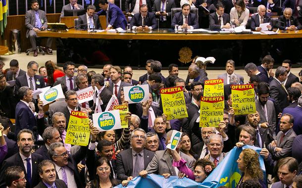 Sessão para votar a reforma da previdência.