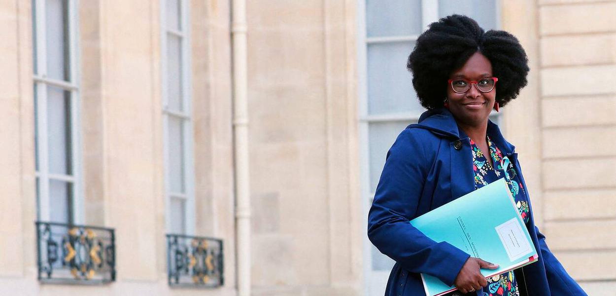 ©CHRISTOPHE PETIT TESSON/EPA/MAXPPP - epa07478177 Newly appointed French Junior Minister and Government's spokesperson Sibeth Ndiaye leaves the weekly cabinet meeting at the Elysee Palace in Paris, France, 01 April 2019.  EPA-EFE/CHRISTOPHE PETIT TESSON