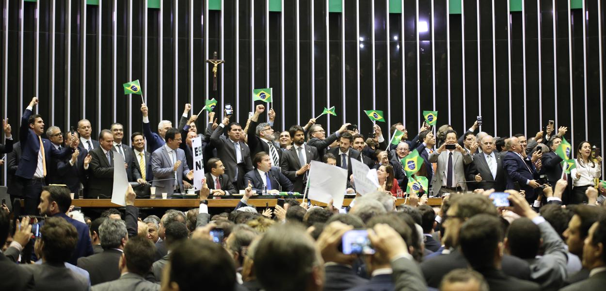 Reforma da Previdência é aprovada na Câmara dos Deputados