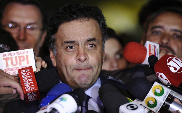 Aécio Neves concede entrevista