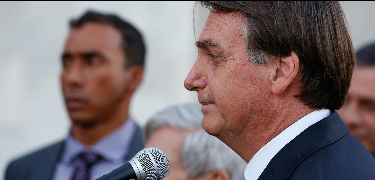 (BrasÃ­lia - DF, 11/07/2019) Presidente da RepÃºblica, Jair Bolsonaro fala com a imprensa apÃ³s a solenidade.\rFoto: Carolina Antunes/PR