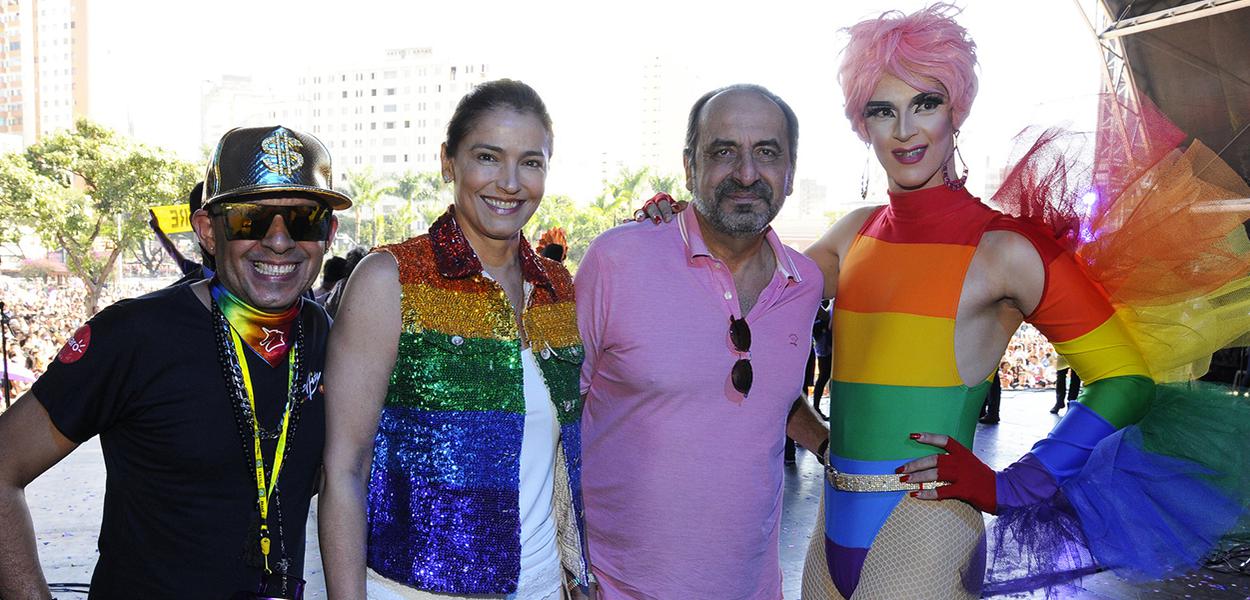 O prefeito Alexandre Kalil e a primeira-dama Ana Laender compareceram ao palco principal da Parada do Orgulho LGBT.