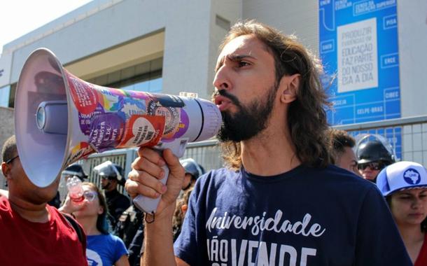 Presidente da UNE, Iago Montalvão