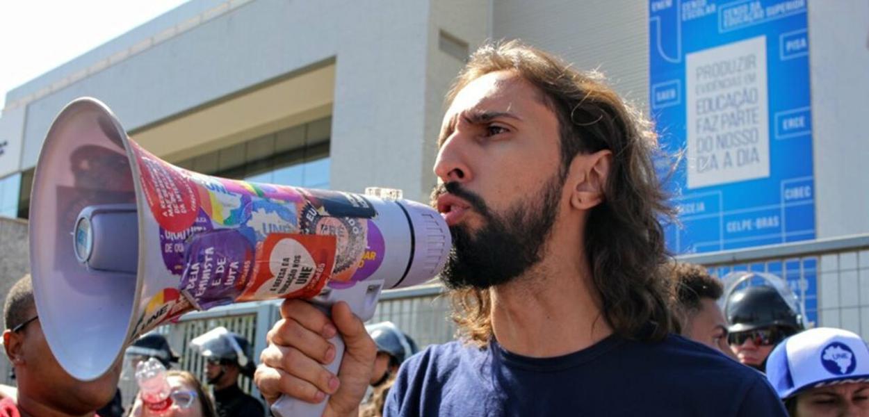 Presidente da UNE, Iago Montalvão