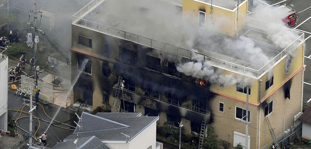 Fogo tomou conta de parte do prédio da Kyoto Animation