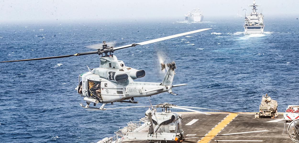 Navios e aeronaves militares dos EUA no Mar Arábico