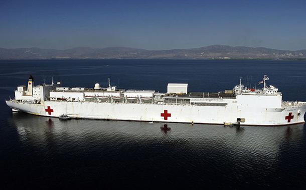 Navio-hospital dos Estados Unidos se aproxima da Venezuela.