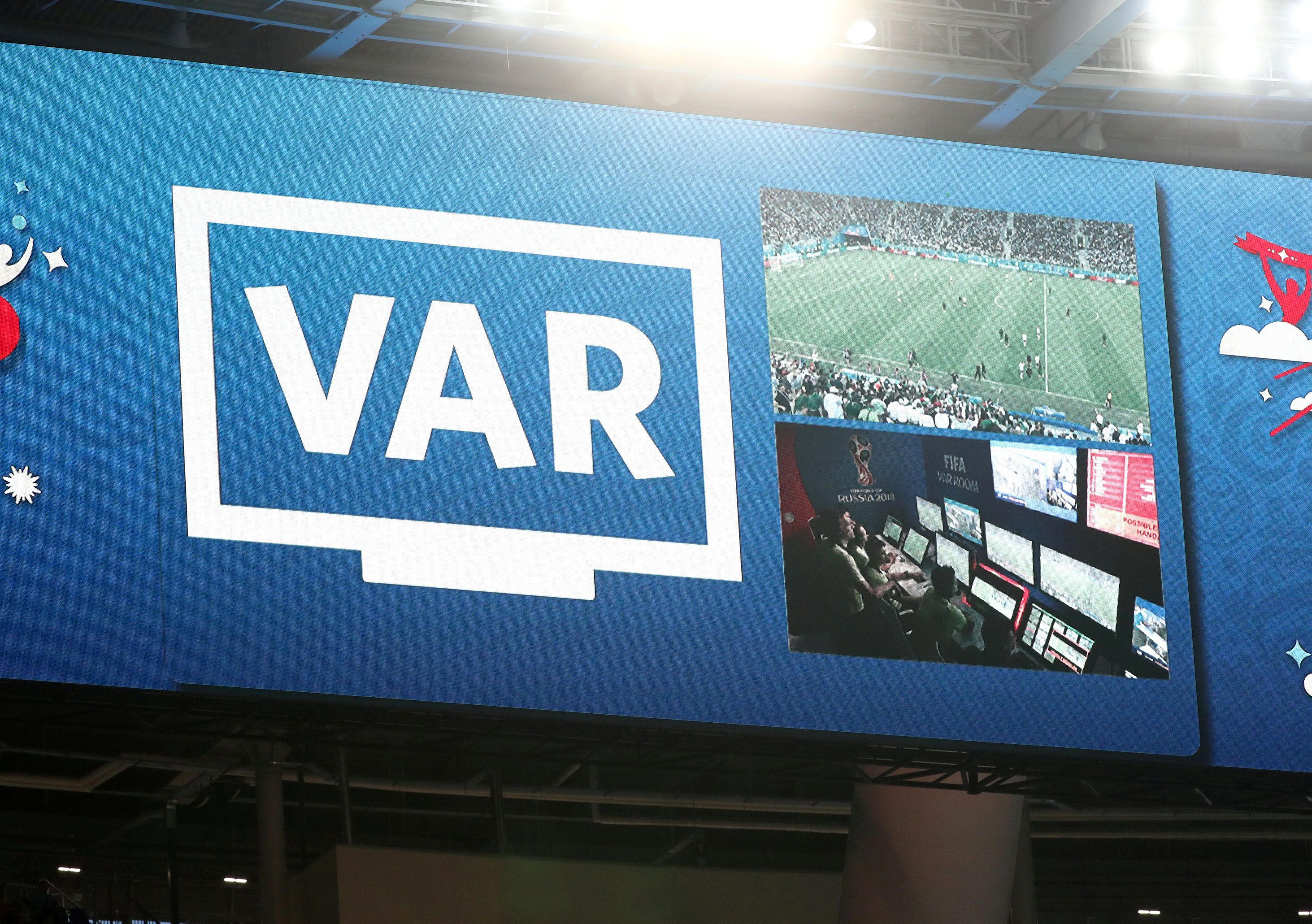 VAR, o árbitro de vídeo.