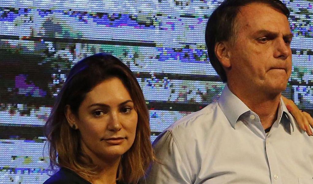 Em meio à crise no Planalto, Bolsonaro vai ao cinema com Michelle