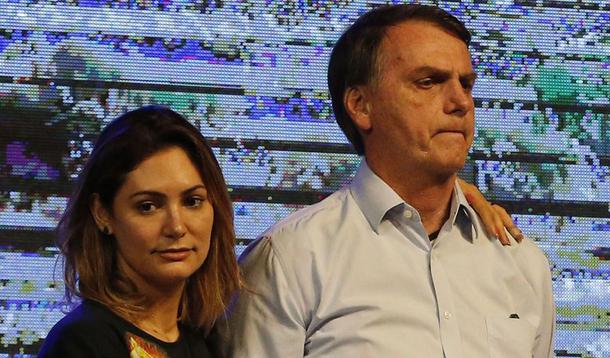 Em meio à crise no Planalto, Bolsonaro vai ao cinema com Michelle