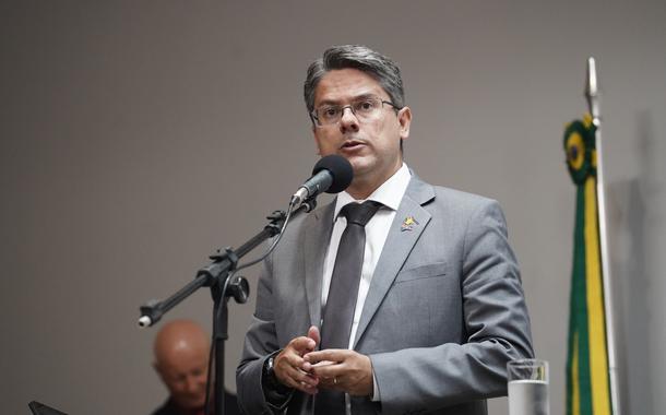 Senador Alessandro Vieira