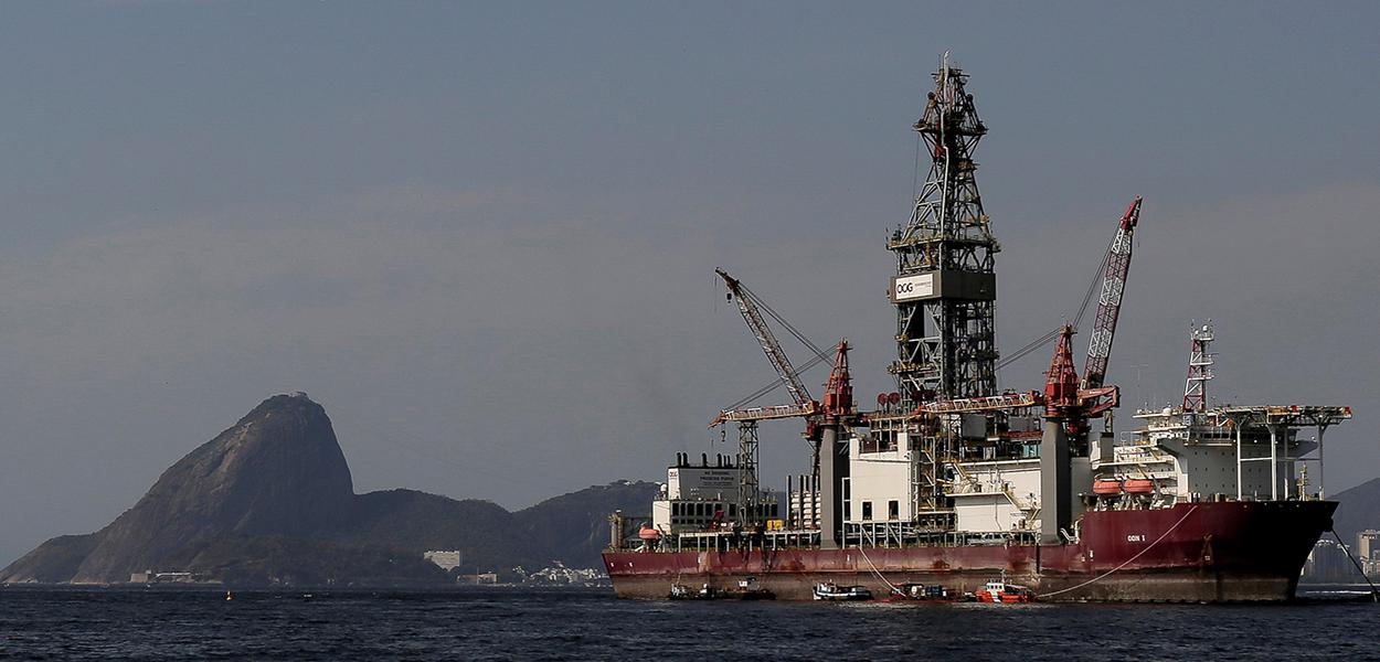 Sonda da Ocyan na Baía de Guanabara, no Rio de Janeiro.
