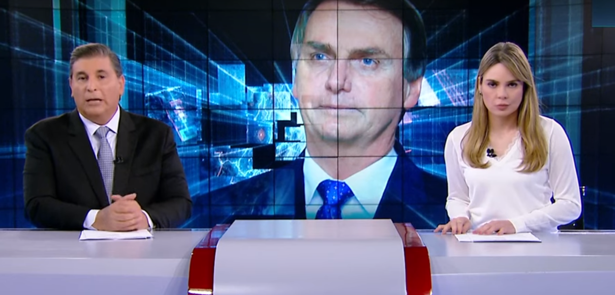 Carlos Nascimento e Rachel Sheherazade na bancada do SBT Brasil. do