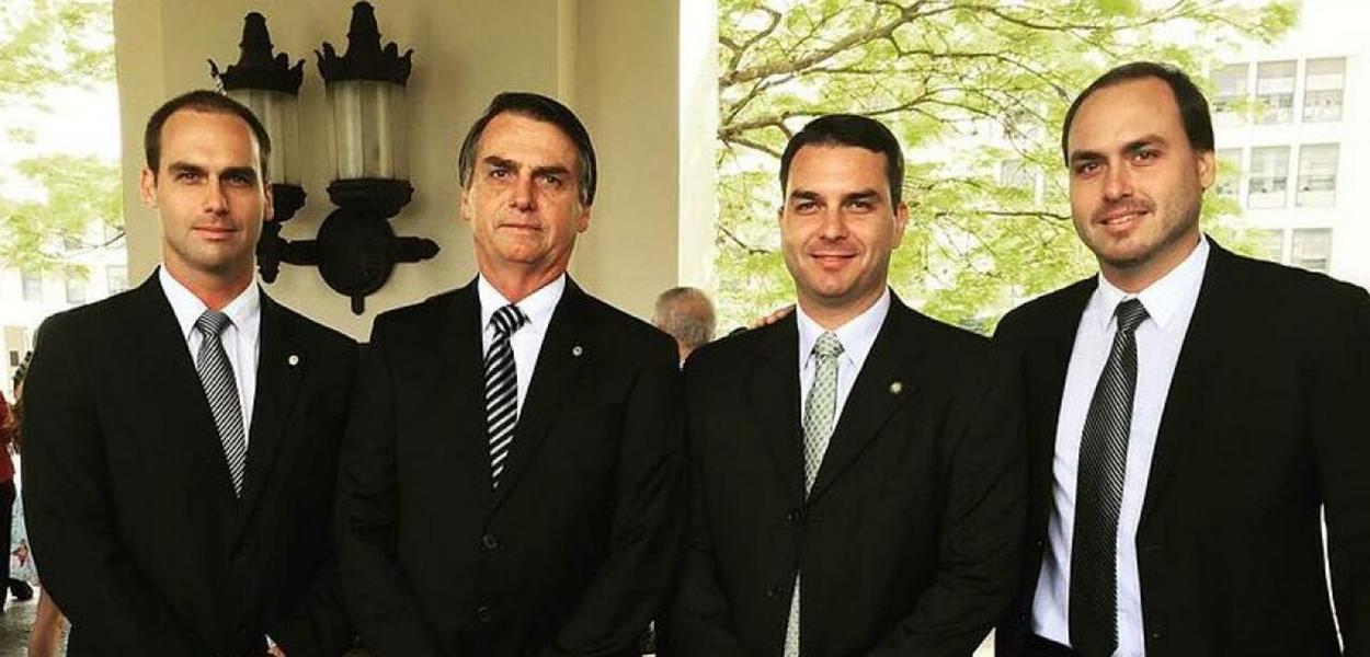 Eduardo, Jair, Flavio e Eduardo Bolsonaro