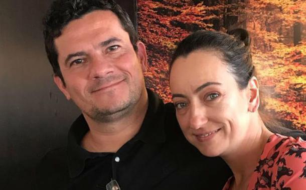 Sérgio Moro ao lado de sua esposa, Rosangela Moro