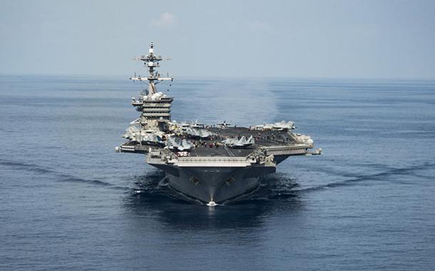 Porta-aviões EUA