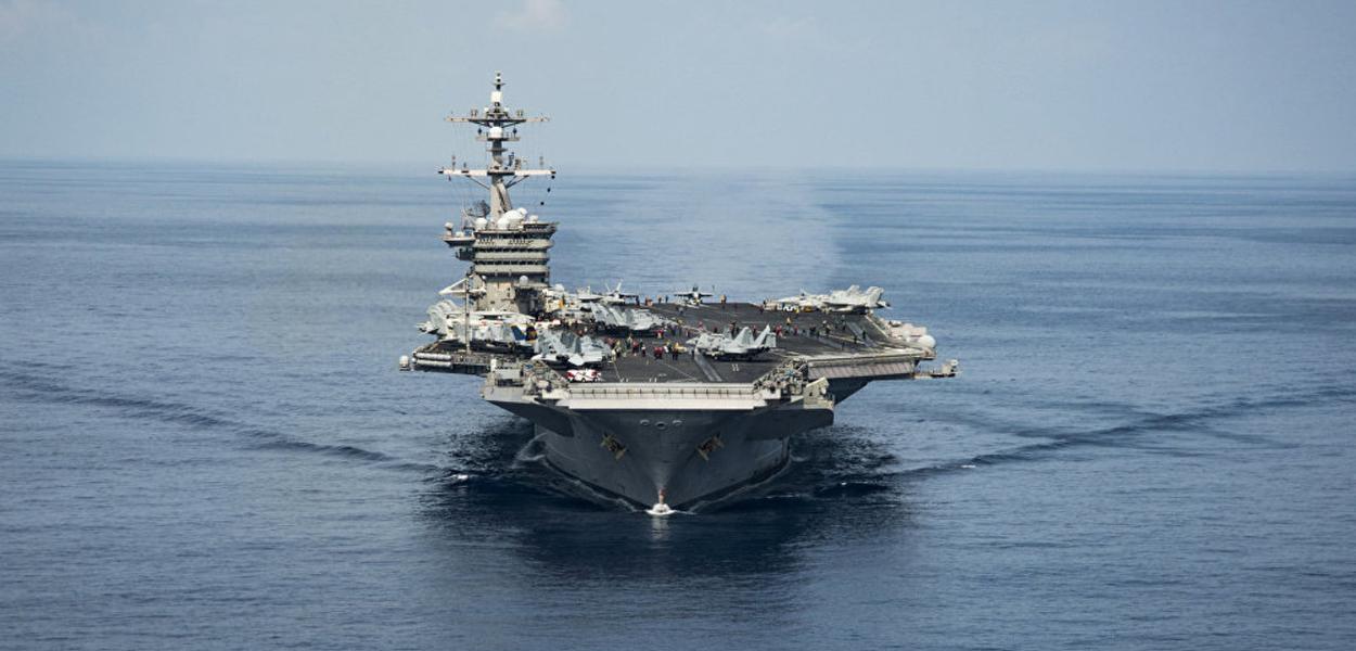 Porta-aviões EUA