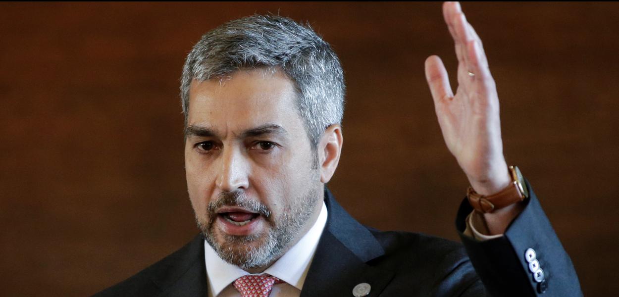 Paraguay's President Mario Abdo Benitez gestures as he makes declarations at the Lopez palace in Asuncion, Paraguay, August 1, 2019.  REUTERS/Jorge Adorno