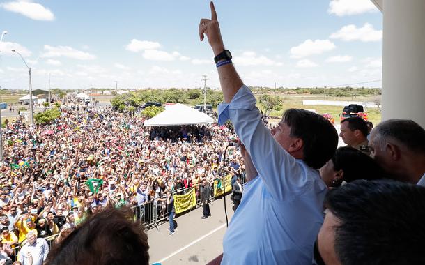 Bolsonaro discursa em Parnaíba, no Piauí