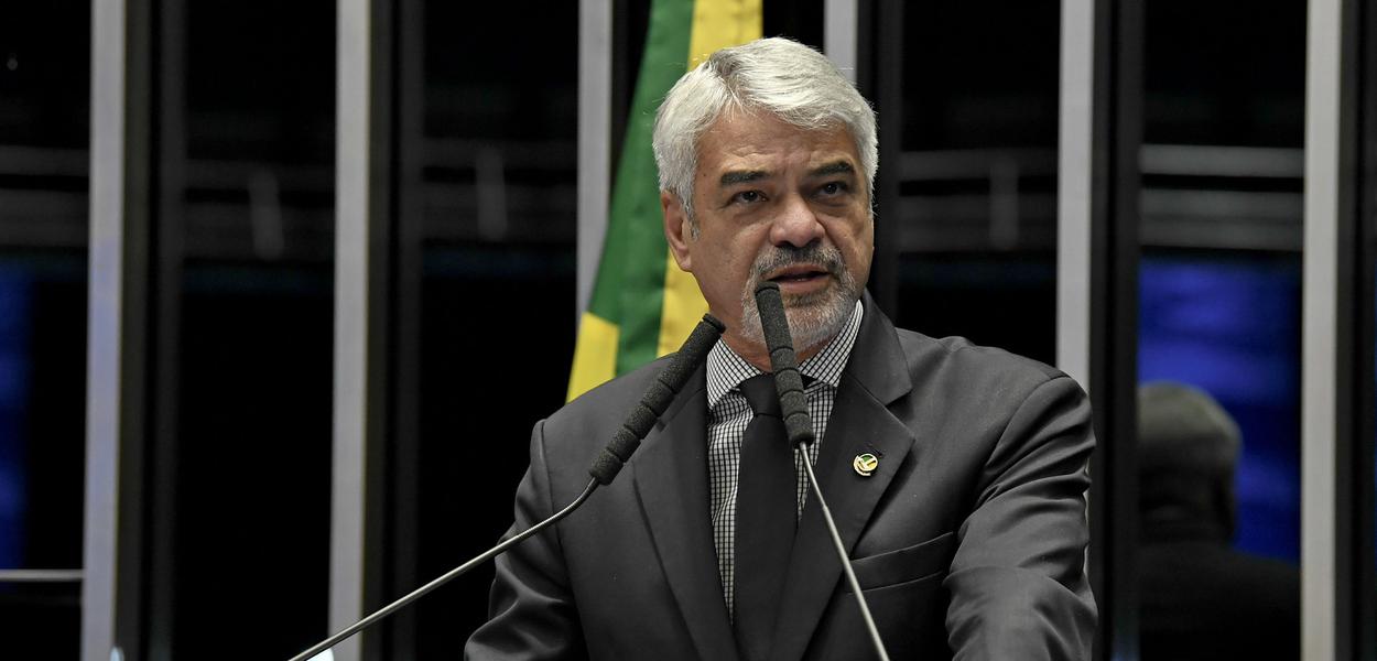 Plenário do Senado Federal durante sessão deliberativa ordinária. \r\rEm discurso, à tribuna, senador Humberto Costa (PT-PE).\r\rFoto: Jefferson Rudy/Agência Senado