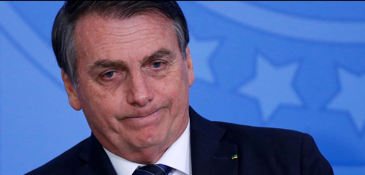 Jair Bolsonaro diz que livro didático com temática LGBT estimula crianças ao sexo