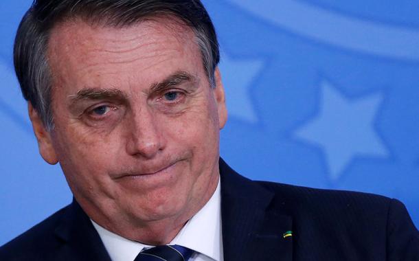 Jair Bolsonaro diz que livro didático com temática LGBT estimula crianças ao sexo