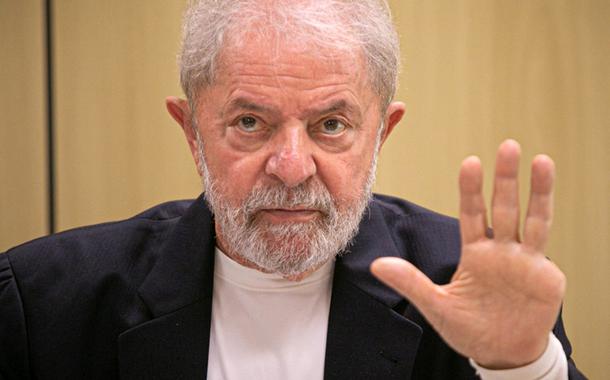 Entrevista com o ex-presidente Lula, na Superintendência da Polícia Federal, em Curitiba.