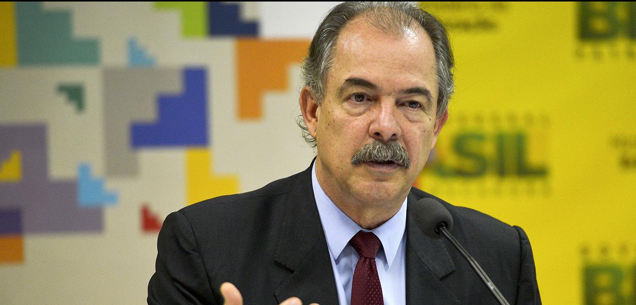 Brasília - Ex-senador e ministro da Educação, Aloízio Mercadante, do Partido dos Trabalhadores.